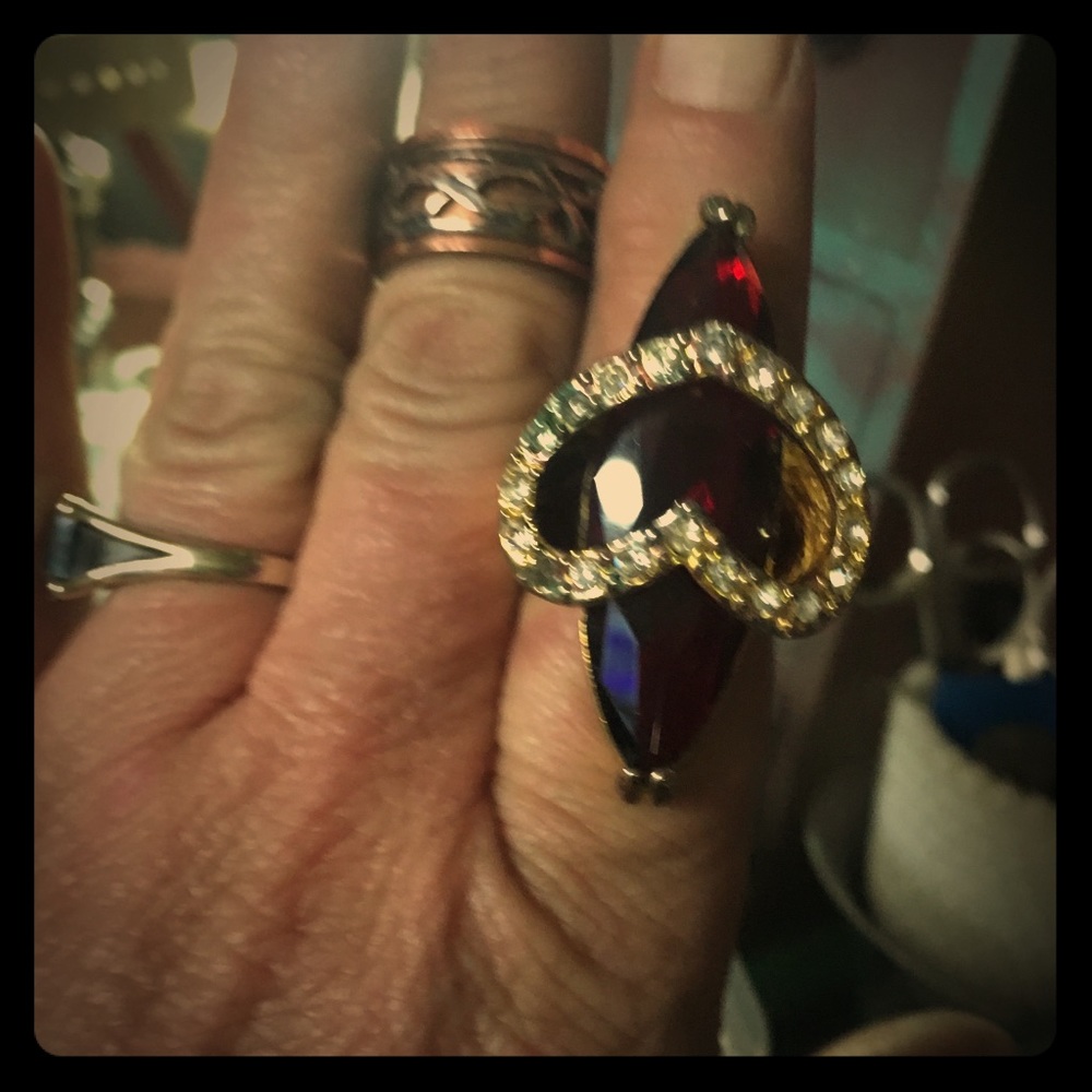 Vintage (1930's) 50ct. Rhinestone... Very unique